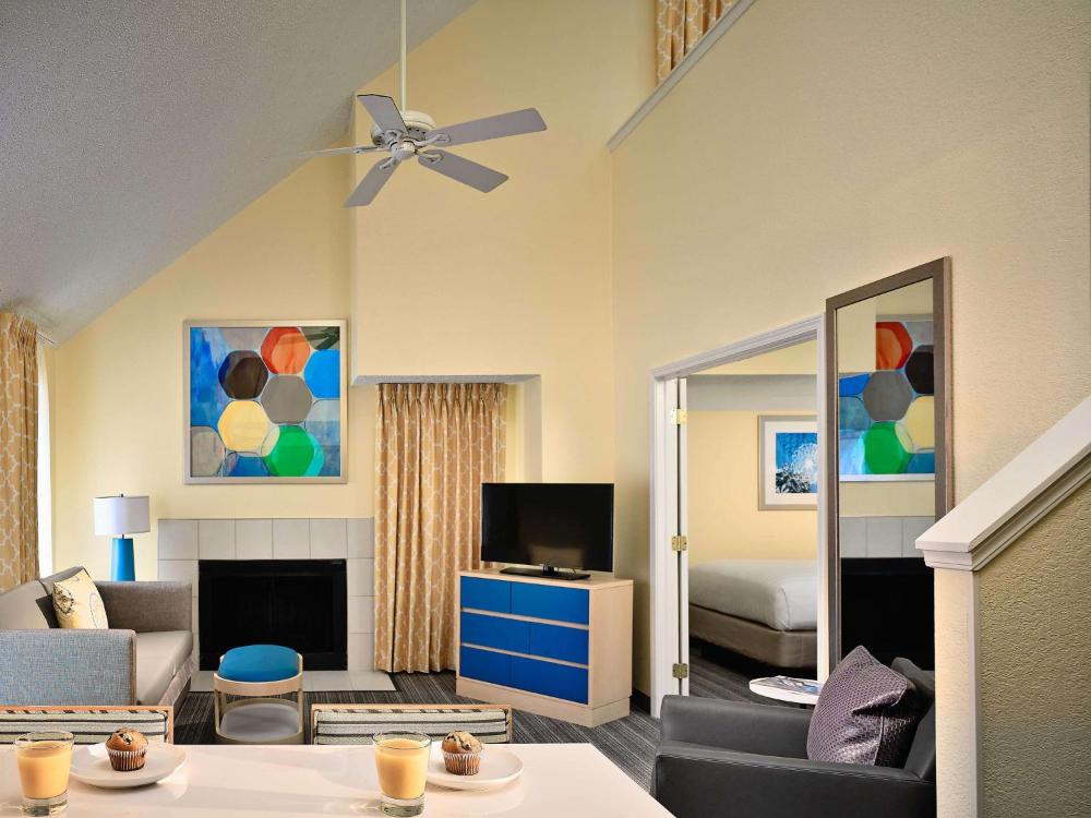 Studio Suite Two Queens Fireplace interior